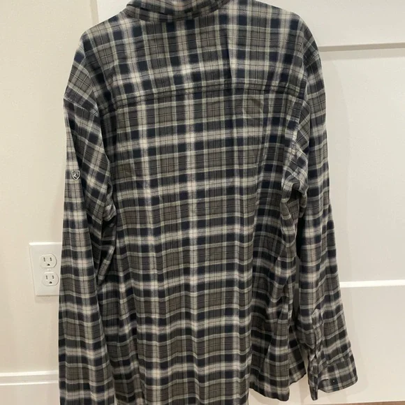 Kuhl Men's Black and Gray Plaid Button Down Shirt - Picture 4 of 6